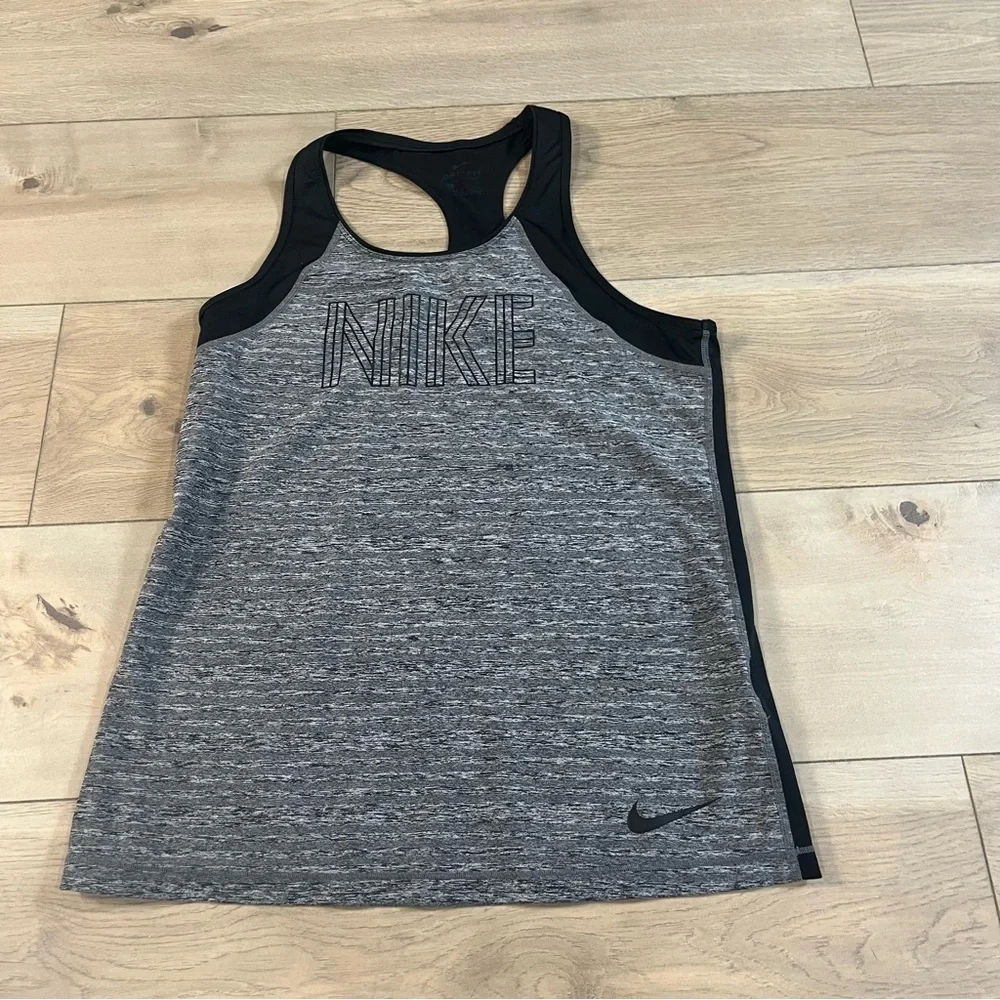 Nike Women's Gray and Black Tank Top